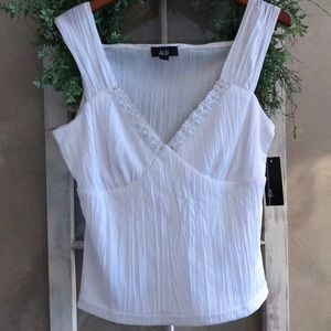 Super cute white top by AGB Juniors XL NWT